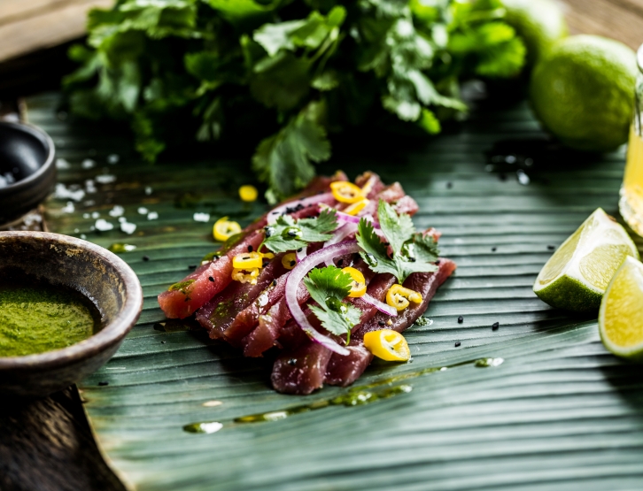 Ceviche z tuńczyka ze świeżą kolendrą
