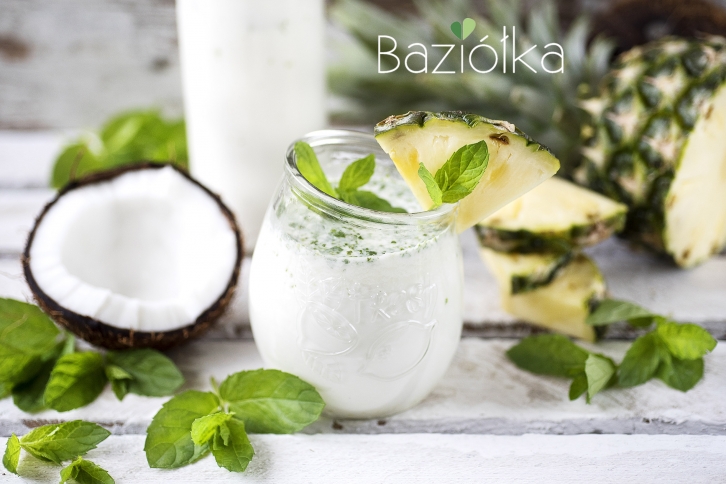 Lemoniada kokosowo-miętowa z ananasem