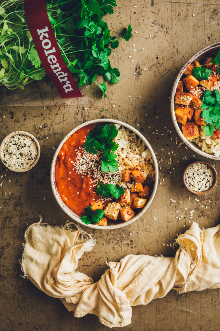 tofu tikka masala z kolendrą