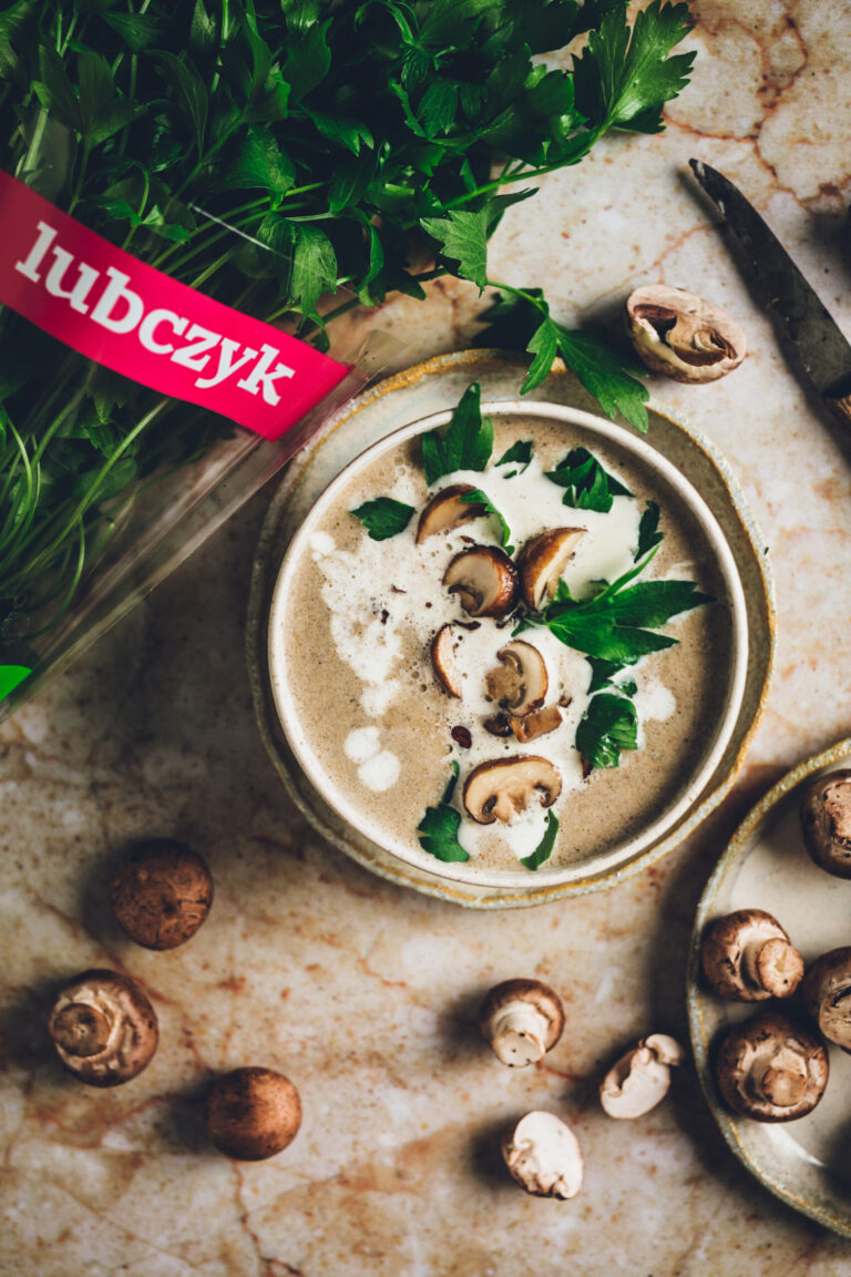 ZUPA KREM GRZYBOWY Z LUBCZYKIEM