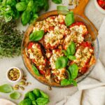 Pieczony bakłażan z mozzarellą, fetą i pistacjami