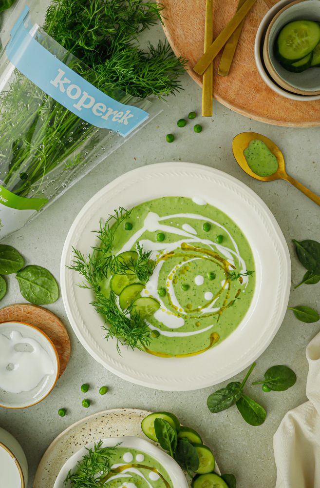 Zielone gazpacho z ogórka i szpinaku z koperkiem